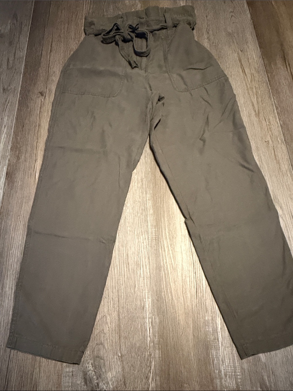Express Ankle High Rise Olive Paperbag Waist
Drawstring Pants